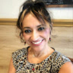 Meet your Posher, Claudia